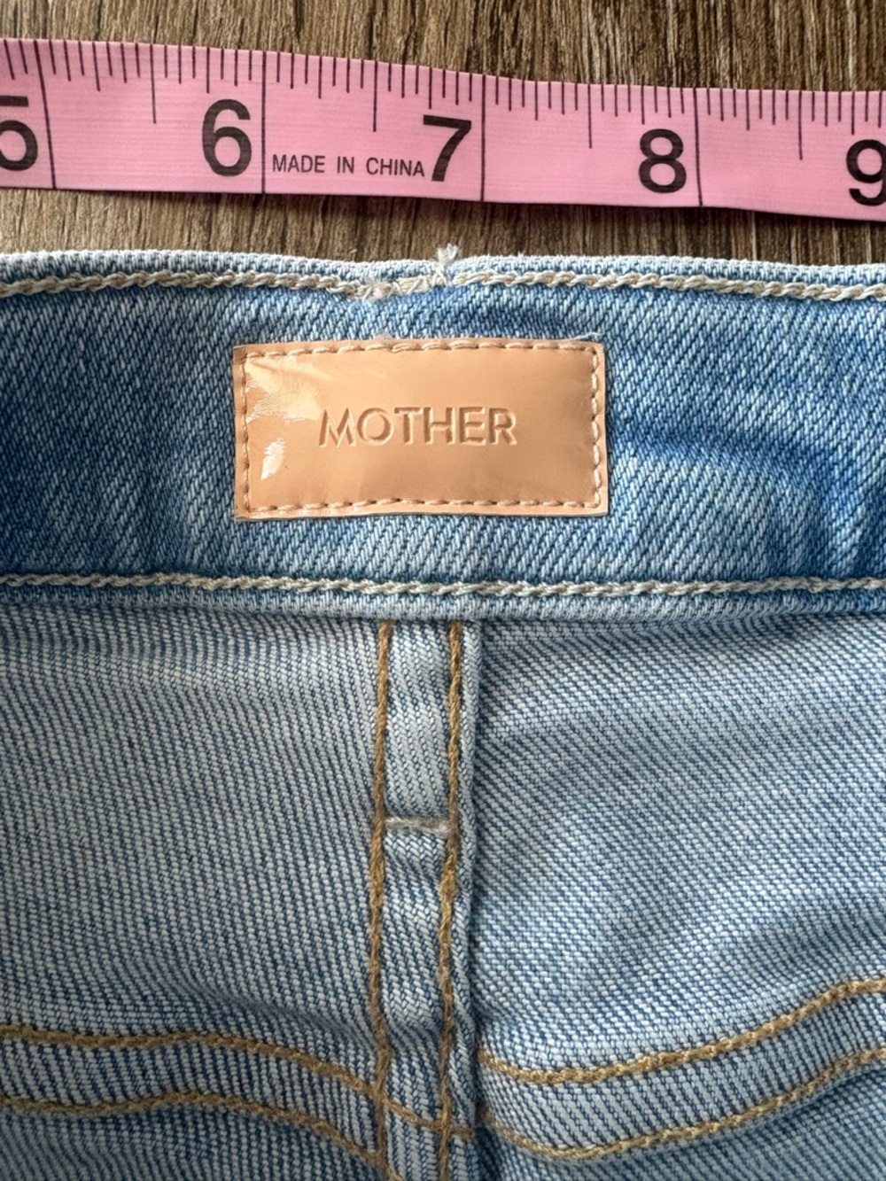 MOTHER Light Blue Frayed Ankle Crop Jeans in size 30 - Picture 6 of 16